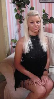 Қызғылт шұлықтағы транссексуалдардың фотосы