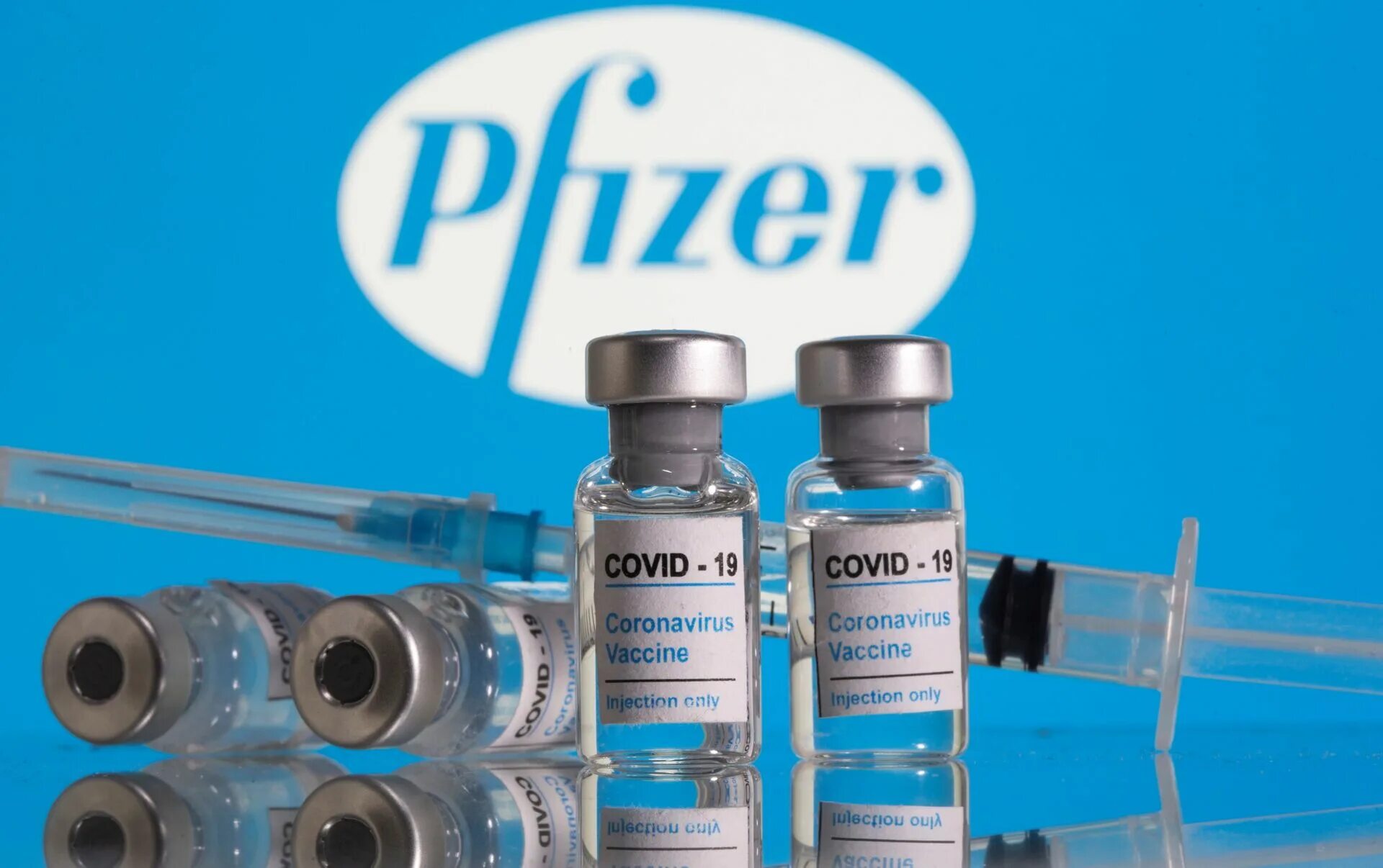 Pfizer Covid вакцина. Вакцина Pfizer/BIONTECH против Covid-19. Вакцина Pfizer comirnaty. Covid 19 вакцина Пфайзер. Вакцина стоит ли