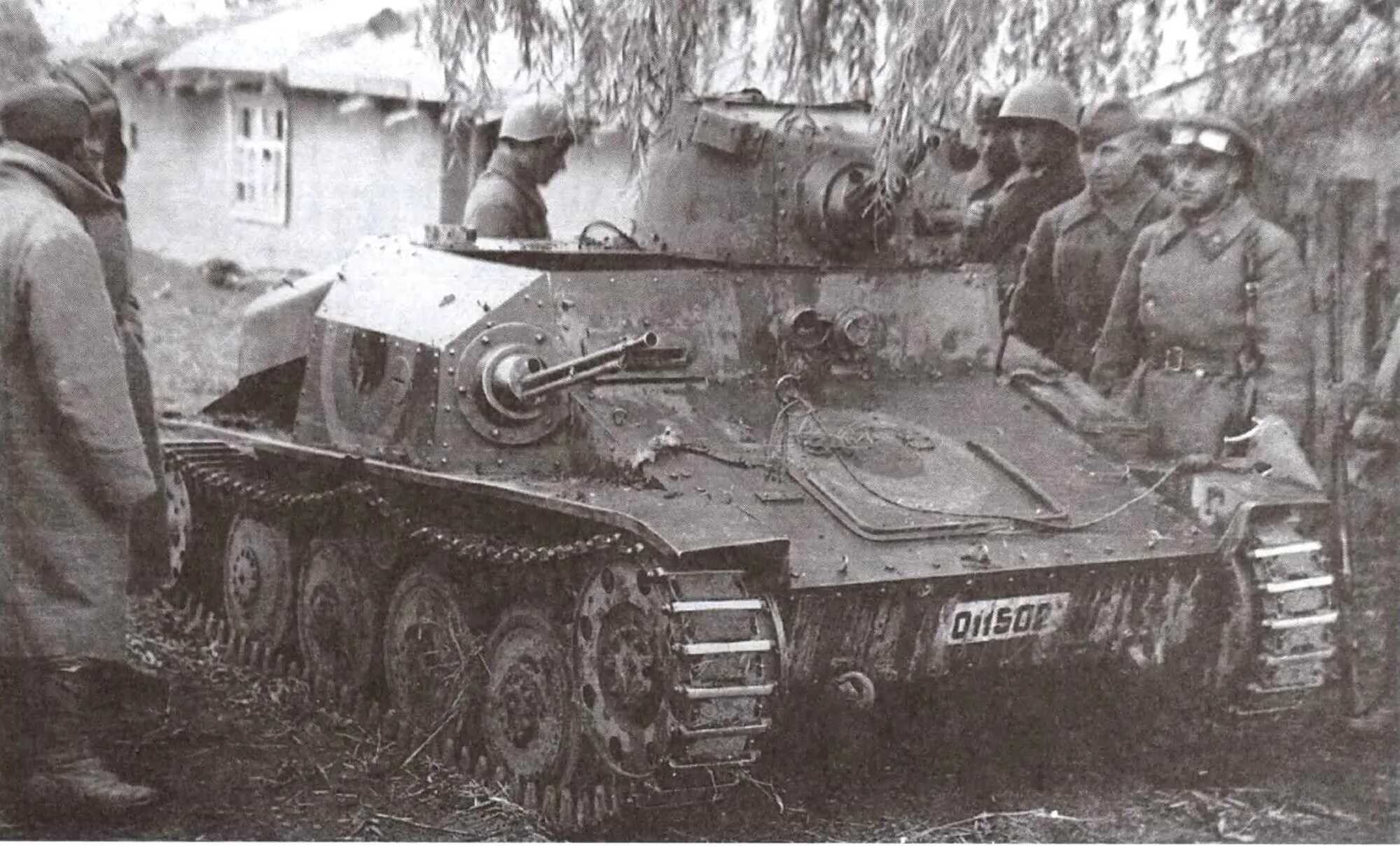 Танк р 1. Танк р 1. Танк р 1. Танк р 1. Румынский танк r-1.