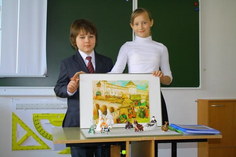 Творческий урок в начальных классах. Кружок для детей. Творческий урок в начальных классах. Ghjtrns d irjkf[. Коллективная творческая работа.