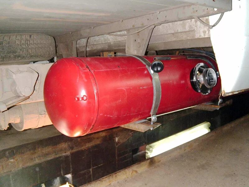 Баллон гбо 130 литров. Баллон гбо газ 3302. гбо баллон 130л на соболь. паз гбо балон 130л. газ 3302 бортовой гбо баллон.