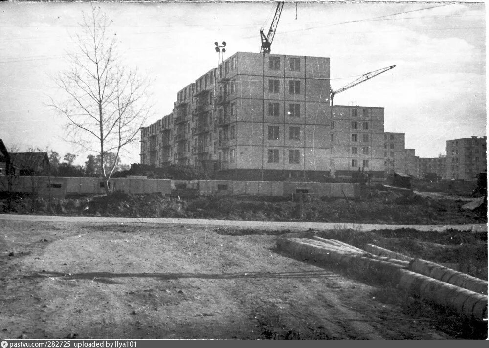 Рабочий поселок некрасовский дмитровский район. Поселок строителей 12. Посёлок строителей златоуст. Поселок строителей 12. Златоуст спортивная база стадиона.