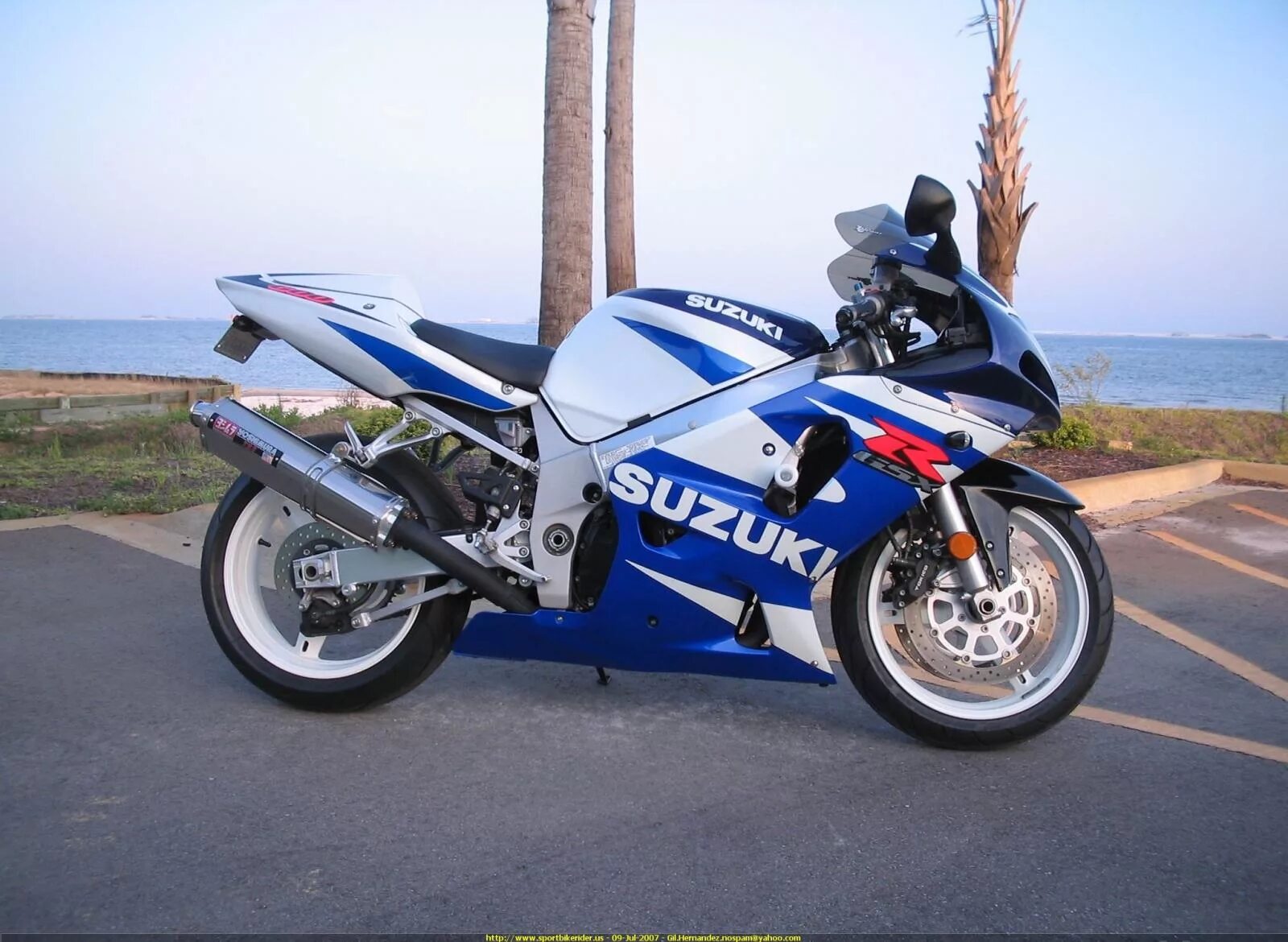 Suzuki GSX-R 2001. Сузуки GSX R 600. Suzuki GSX-r600. Сузуки GSX 600 2001.