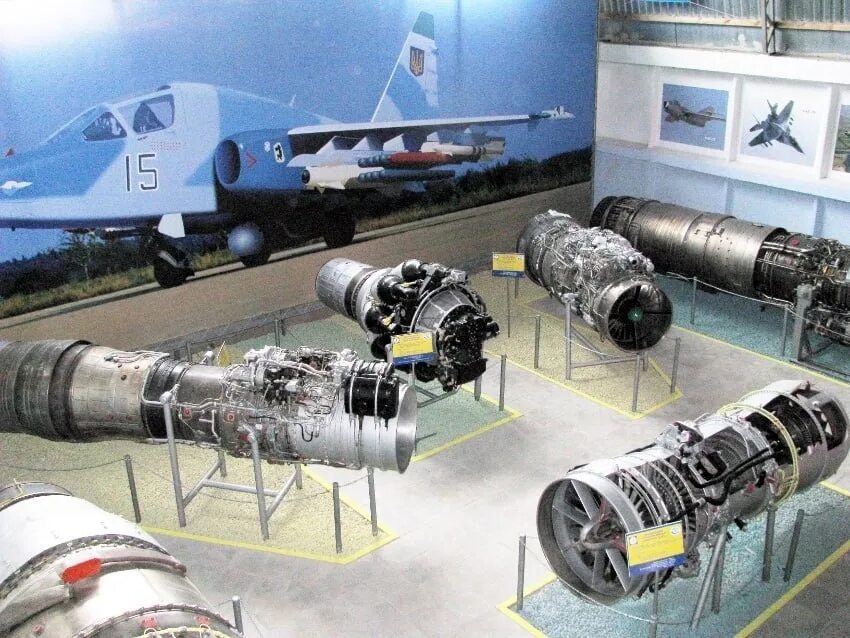 Авиационный завод луганск. Паровозостроительный завод луганск. Луганский ремонтный завод. Трубопрокатный завод в луганске. Гп луганский авиационный ремонтный завод.