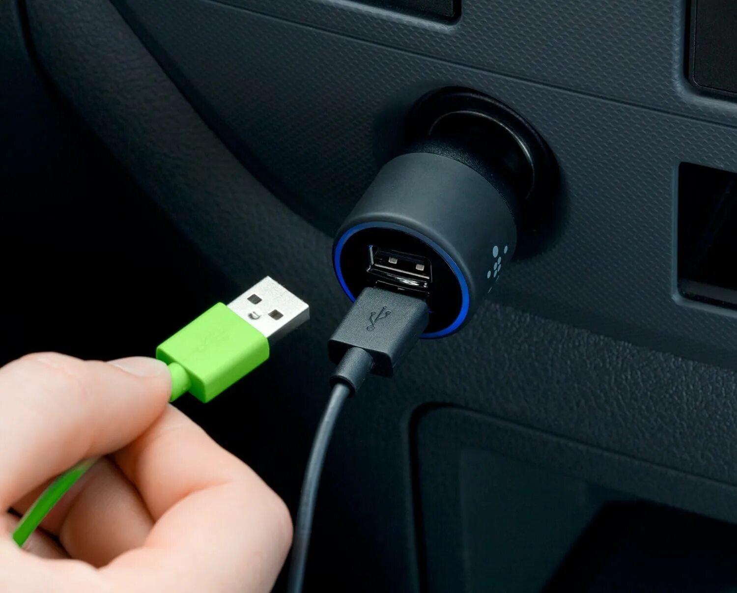 Авто юсб зарядка. Belkin car Charger 2 USB f8j109. USB адаптер в прикуриватель Belkin. Зарядка для телефона в автомобиль USB В прикуриватель. Кабель зарядки автомобиля USB В прикуриватель.