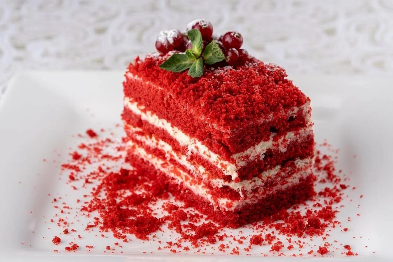 Приготовить торт красный бархат в домашних. Красный бархат Патрик и Мари. Торта "красный бархат" (Red Velvet).. Торт красный бархат Винервальд. Медоборы торт красный бархат.