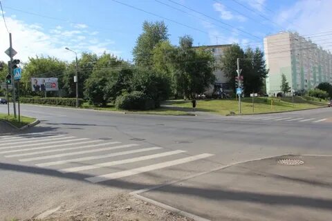 Космонавтов 60