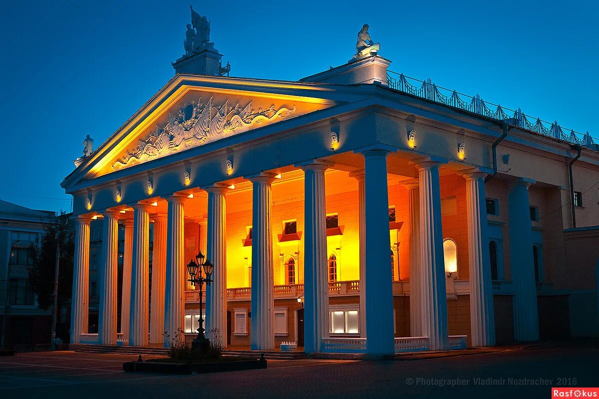 храм мельпомены японского образца. муза мельпомена скульптура. муза театра мельпомена эрмитаж. ода горация к мельпомене. храм мельпомены.