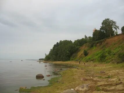 Горка на берегу залива