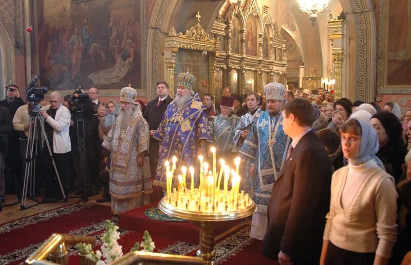 Служба в храме воскресения словущего. Прощённое воскресенье патриаршее богослужение. взыскание погибших храм воскресения словущего на успенском вражке. четверик храма вознесения словущего в брюсовом переулке.