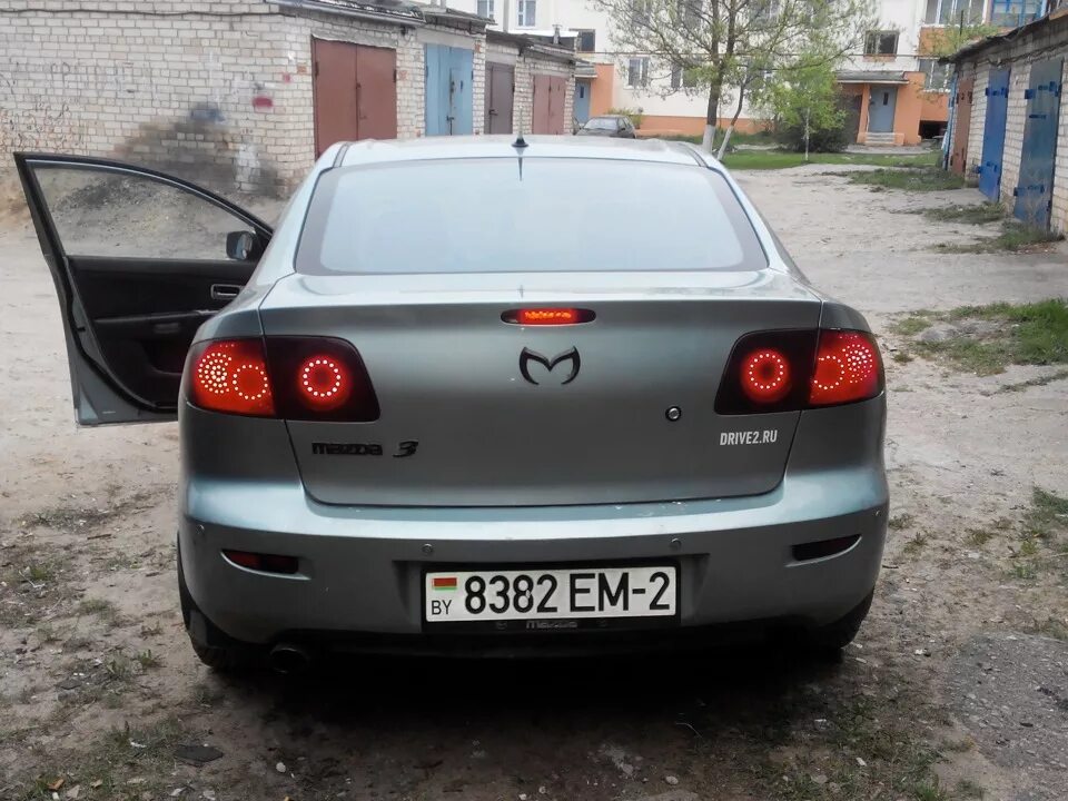 Задние фонари Mazda 3 BK седан. Мазда 3 БК седан задняя оптика. Мазда 3 2008 задние фонари. Задняя фара мазда 3