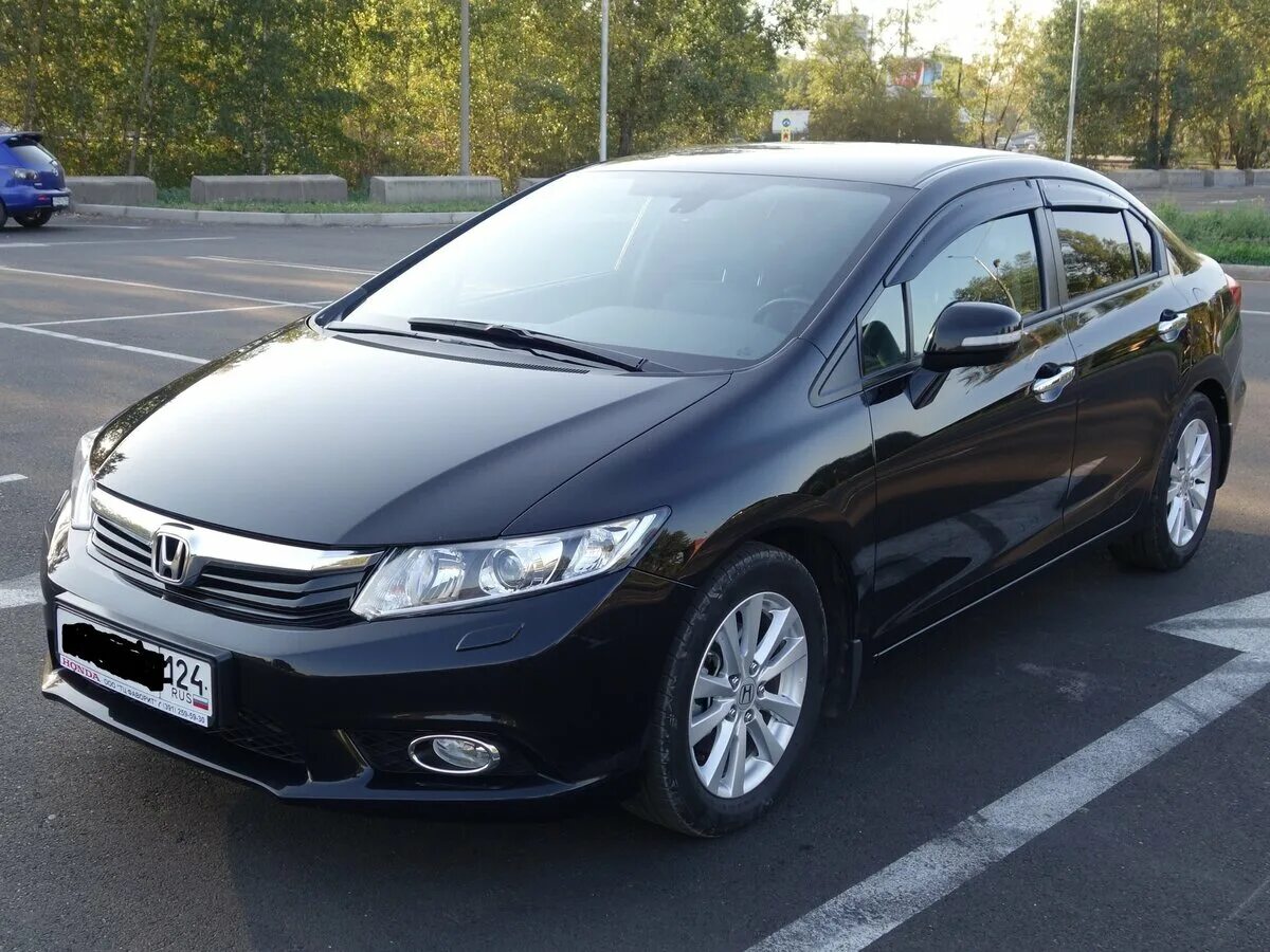 8. авто с пробегом в красноярск хонда. Honda stream темно серый. ниссан тиида 2010 красная хэтчбек. Honda fit 2005.