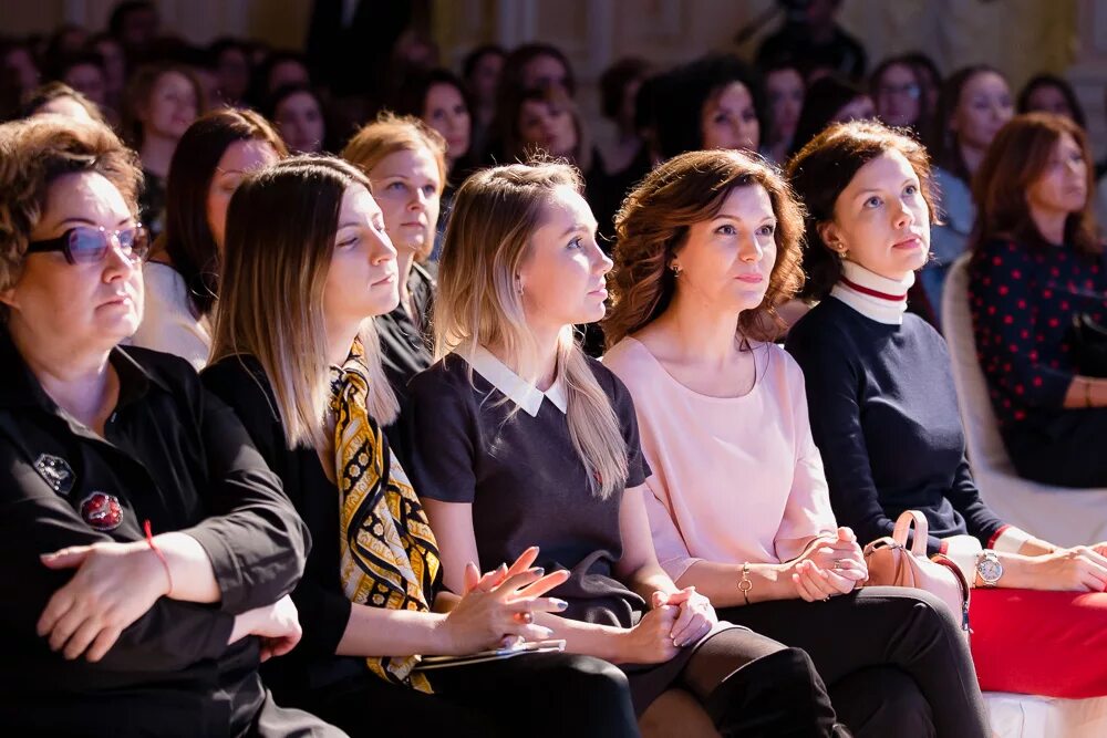 человек оратор. имевший у признательных слушателей. имевший у признательных слушателей. картина благодарный слушатель. брянский казачий хор.