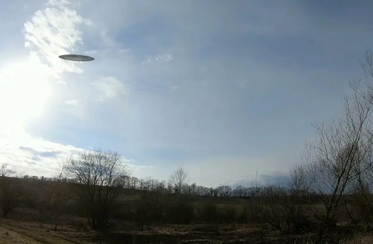 Тарелка нло. Нло над россией. Нло над россией. Нло ufo неопознанные летающие объекты. Нло над сочи.