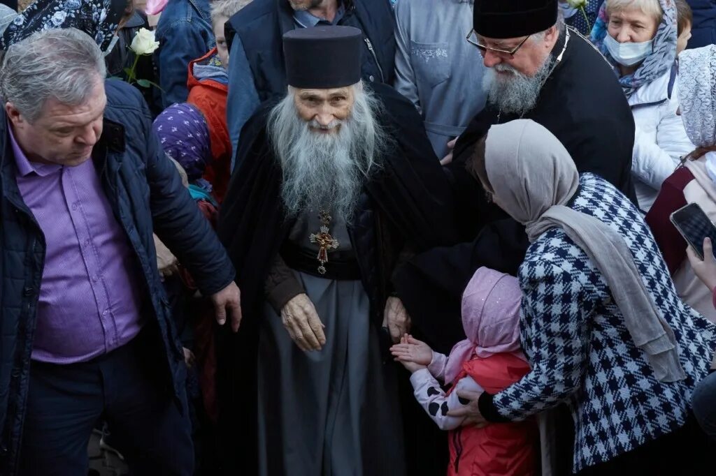 Старец картинки. Оптина пустынь илий ноздрин. Оптина пустынь старец илий. Как попасть к старцу. Отец илий ноздрин.