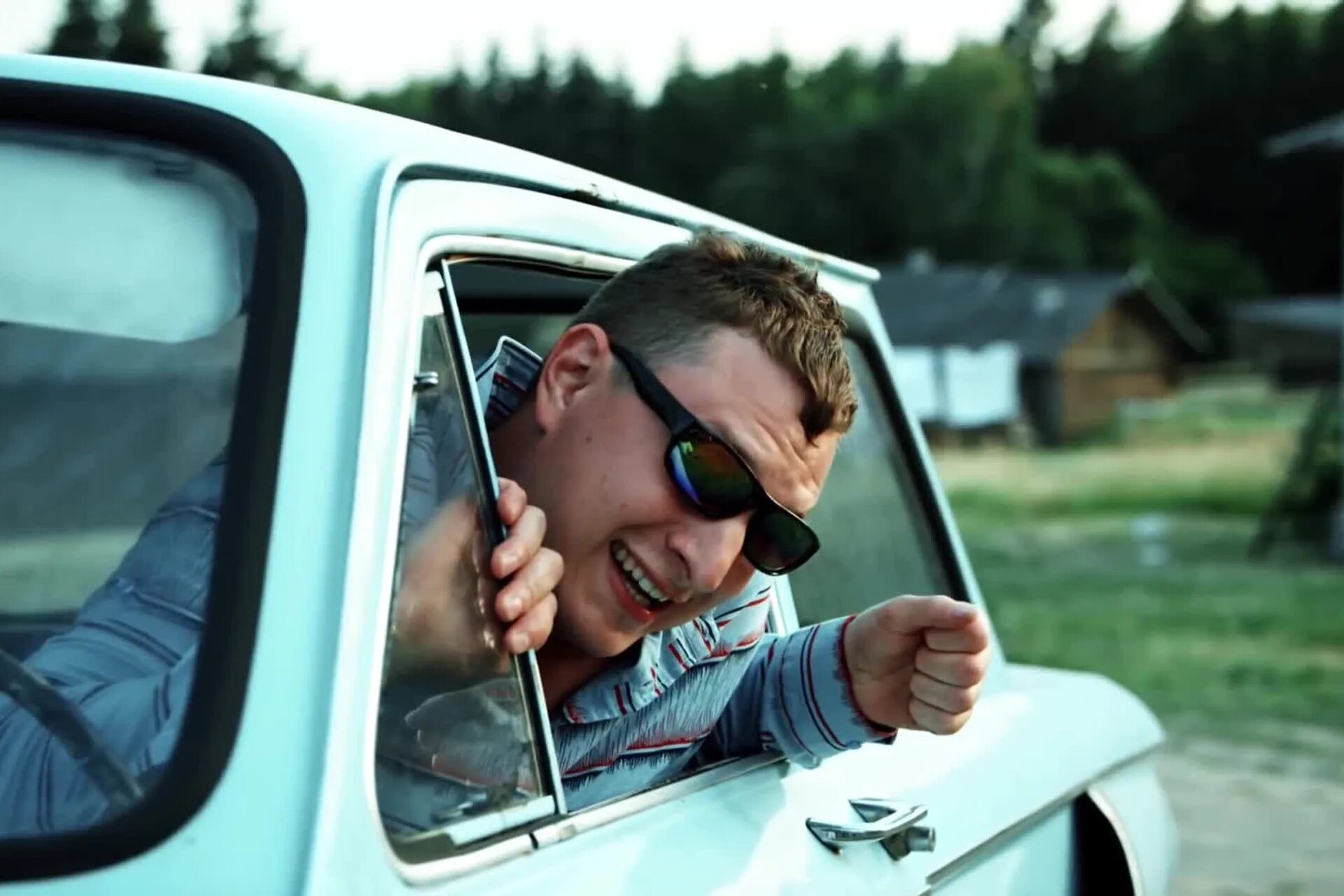 клип снятый в машине