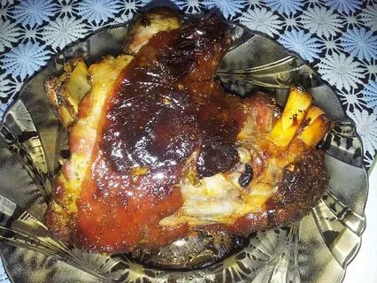 Рулька запеченная с картошкой в духовке