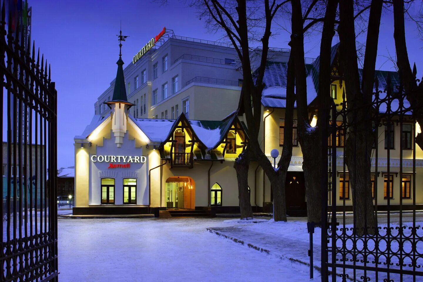 Nizhny novgorod city. Нижегородский кремль нижний новгород 2021. Нижний новгород отель marriott. Нижний новгород центр города. Courtyard by marriott нижний новгород.