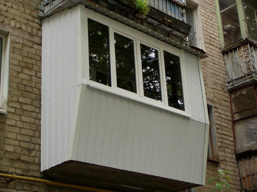 Наружная отделка балкона. Внешняя отделка балкона. Отделка балкона снаружи. Выносной балкон. Балкон 22