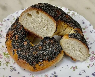 Бублик с маком