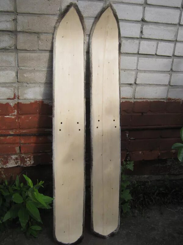 камусные лыжи андрея боярского. лыжи охотничьи камусные абаза. лыжи камусные охотничьи. охотничьи лыжи ручной работы. охотничьи лыжи с камусом лося.