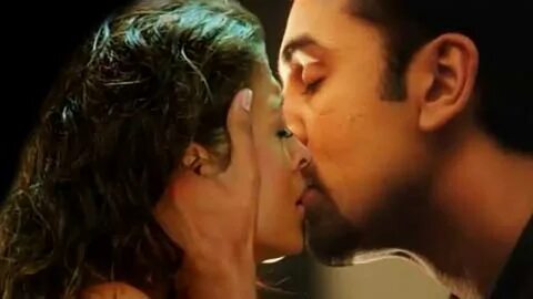 Ranbir Kapoor and Aishwarya Rai Bachchan's Hot Kiss In Ae Dil Hai Mush...