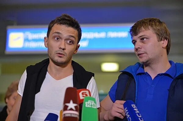 Корреспонденты телеканала звезда. Репортеры телеканала звезда. Корреспондент звезды. Корреспондент телеканала звезда. Корреспонденты телеканала звезда.