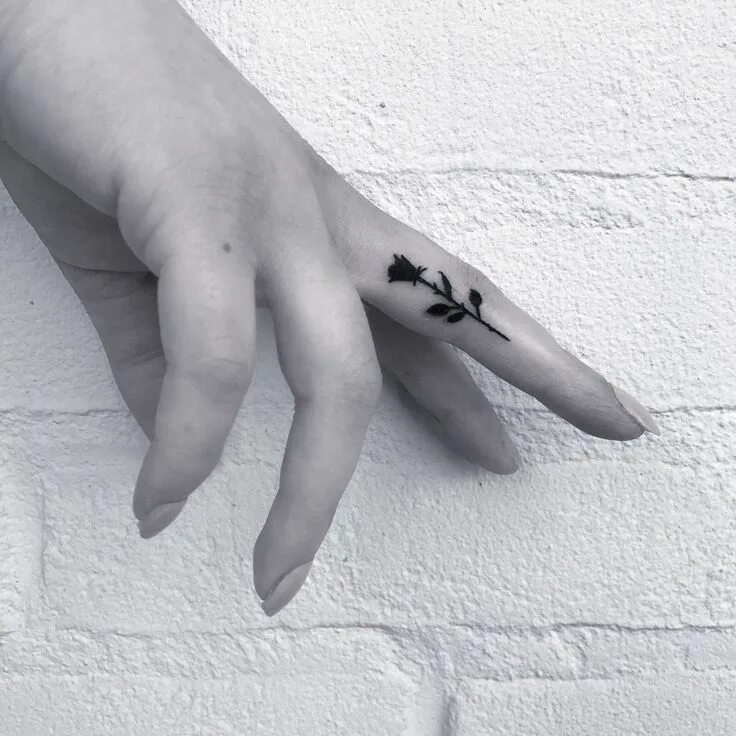 Rose finger