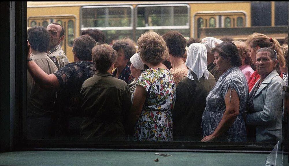 2000 надпись. Фотографии из 2000 года. Универсам в 90е москва. Ждали 2000 года. Останкинский пруд москва.