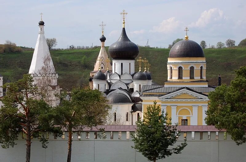 Сайт свято успенского монастыря. Свято-Успенский монастырь Старица. Старицкий Свято-Успенский мужской монастырь. Успенский монастырь Старица. Старицкий Успенский монастырь Старица.