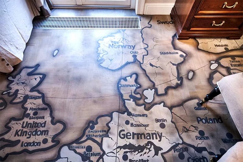 огромная карта на полу. найти на полу карты. найти на полу карты. найти на полу карты. игральные карты америки.