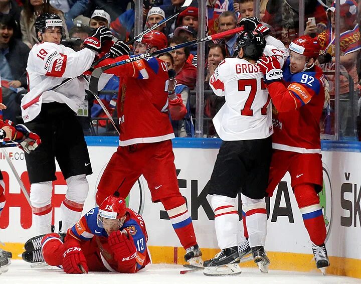 Драка хоккей сегодня. Хоккей драка. Россия драка хоккей. Драка в хоккее шайбой. Самый грубый хоккеист в России.