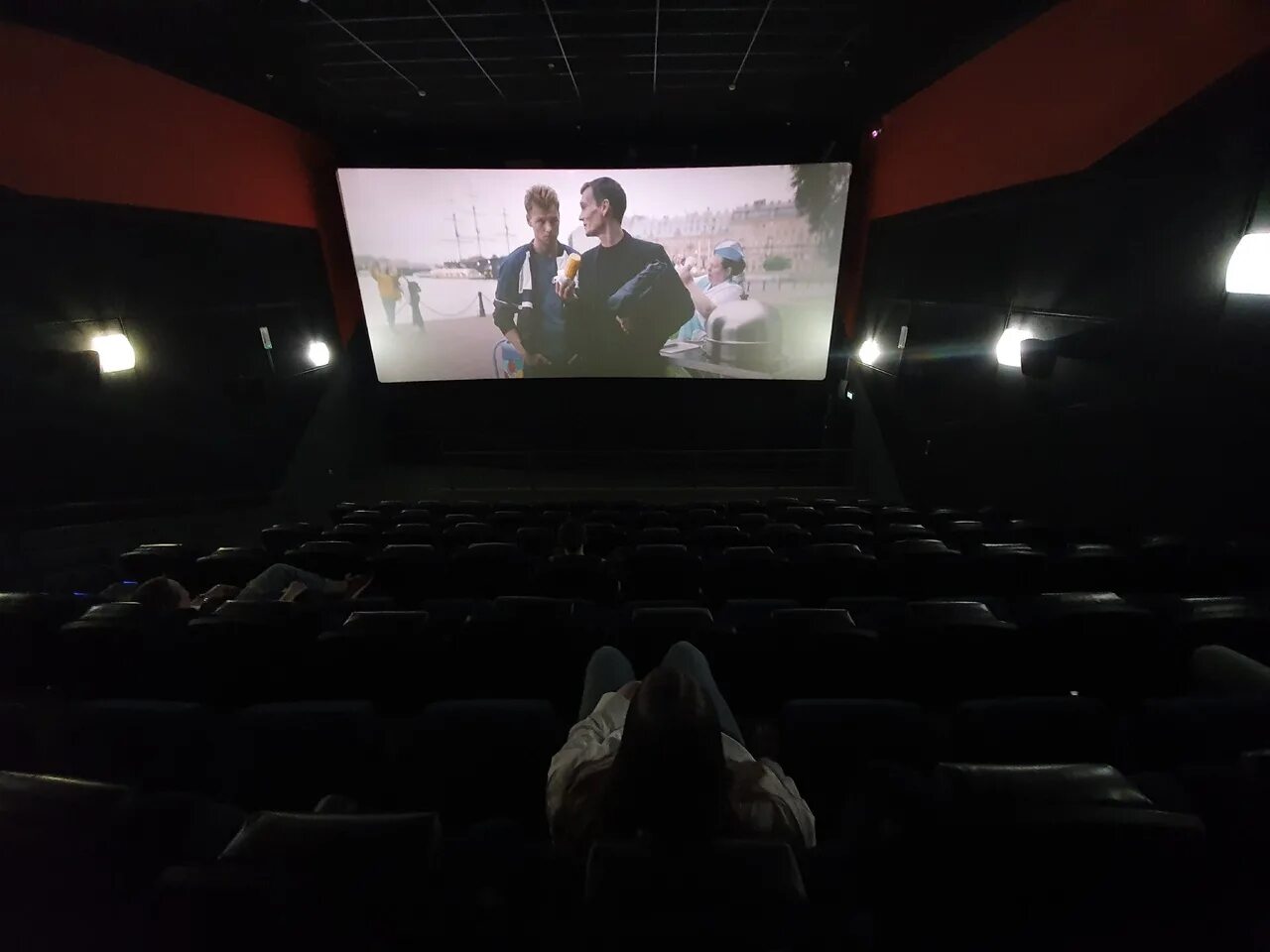 Закрытие кинотеатров. Открытие кинотеатра. Кинотеатр синема. Какие кинотеатры закрыты. Кино в кинотеатре.