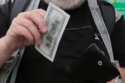 Продавать ли доллары сейчас