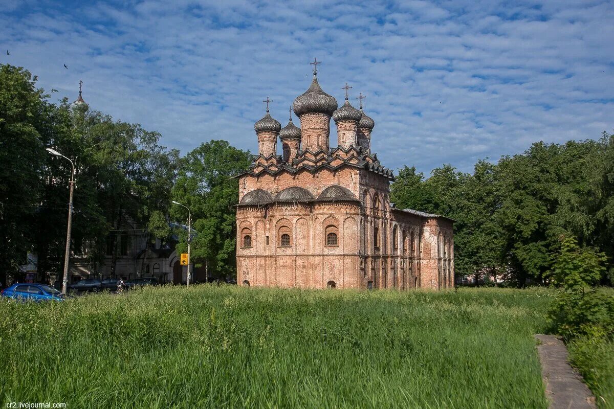 Сайт церквей новгорода. Церковь духов монастырь Великий Новгород. Церковь Троицы Свято-Духова монастыря. Церковь Троицы Духова Великий Новгород. Древняя Церковь Великий Новгород.