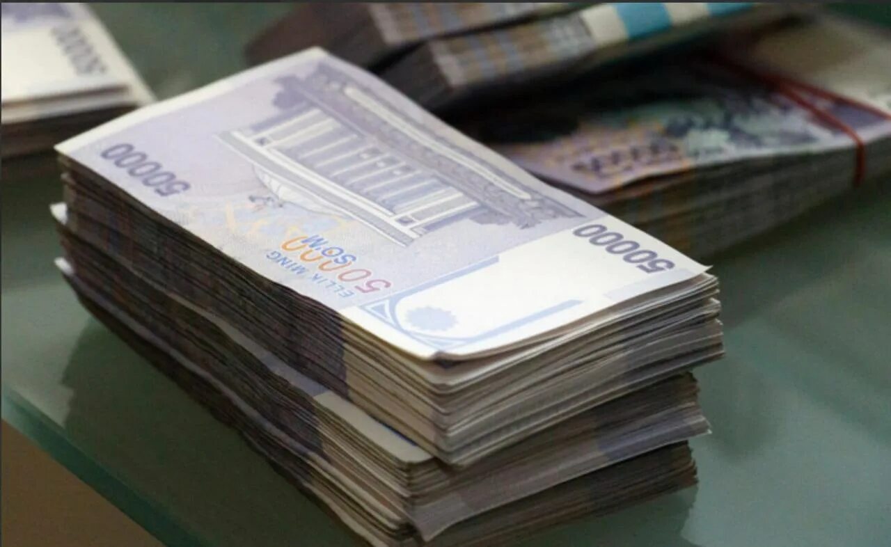 1 млн сум. Пачки денег узбекистан. пачка сумов. деньги sum. пачка денег сум.