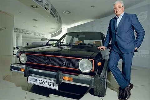 В каком автомобиле человек
