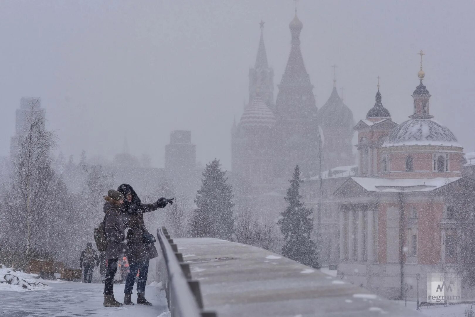 Снегопад в Москве. Зима в России. Зимняя Москва. Москва зимой снег. Москва какой будет зима