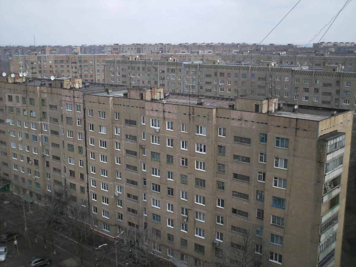 Старая 9 этажка. Панельная 9 этажка хрущевка. Старая 9 этажка. Старая 9 этажка. Кольский 168 мурманск.