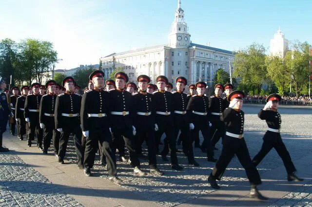 Михайловский кадетский корпус воронеж. Воронежский кадетский корпус. Михайловский воронежский кадетский корпус здание. Кадеты воронеж. Кадеты воронеж.