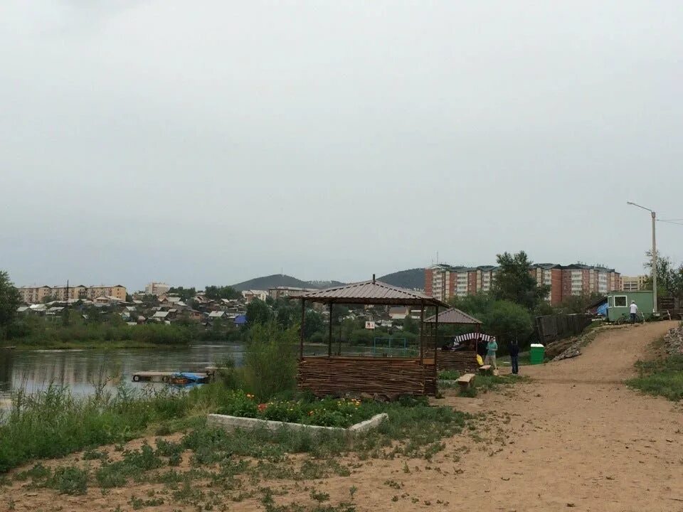 Комсомольский остров улан-удэ. Пристань воложка ижевск. Гостевой домик пристань улан-удэ. Пристань улан удэ зона. Пристань улан-удэ.