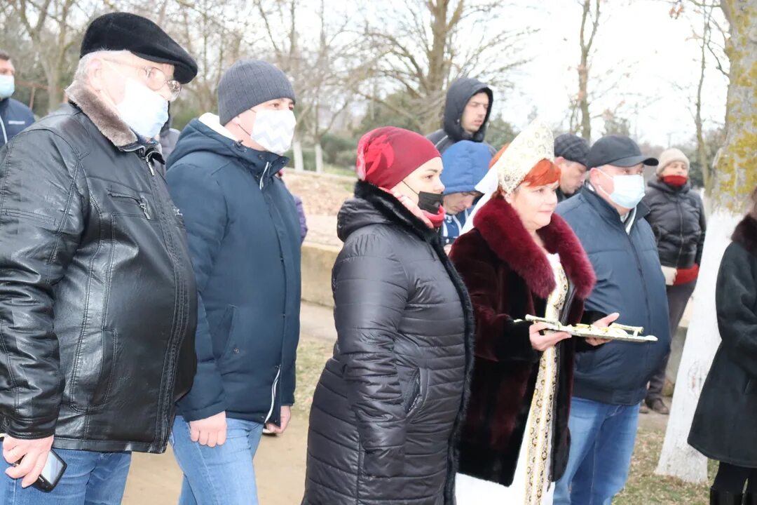 Село Валентиново Сакский район Крым. 2022 Год рыбалка в селе Орлянка Сакского района Крыма. Валентиново Крым группа. Где учатся дети села Орлянка Сакский район. Орлянка крым рыбалка