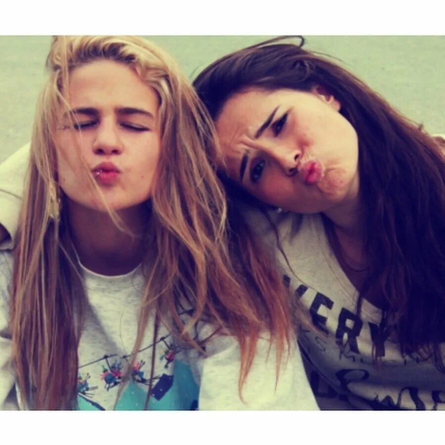 2 девушки 16 лет. Фотосессия подруге в подарок. Поздравления с днём рождения 15 лет девочке. Поздравления с днём рождения 15 лет. Слайд шоу подруге современные.