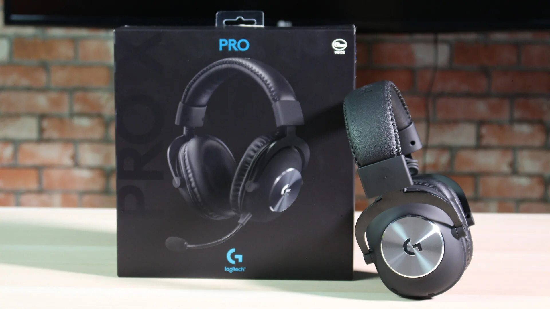 Logitech pro x dns. Logitech g pro x headset. логитеч наушники g pro x коробка. logitech g pro x коробка. logitech g pro x наушники коробка.