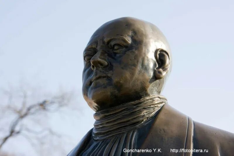 Маленькая голова петра 1. Маленькая голова петра 1. Памятник петру первому шемякина в санкт-петербурге. Памятник петру 1 шемякина. Шемякин памятник петру 1 в петропавловской.