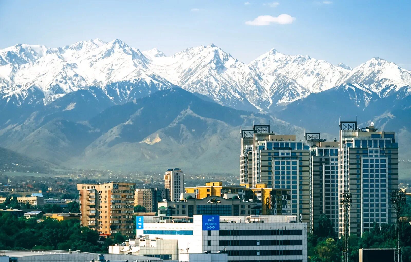 Пойтахт душанбе. Майдони парчам в душанбе. Душанбе 23. Душанбе 23. Дворец нации (душанбе).