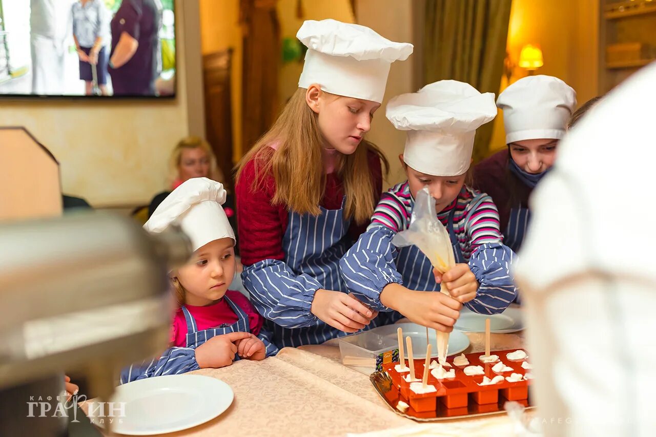 творческие каникулы в доме творчества. дегустация мороженого дети. мастер класс на детском празднике. кулинарное детское шоу афиша. детские мастер классы екатеринбург.