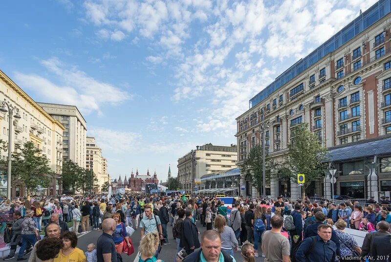 3 июля 2017 г. Г. Москва, Пушкинская площадь, д. 5. Что продавали на улицах ко Дню города Москвы.