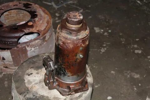 Домкрат 12т