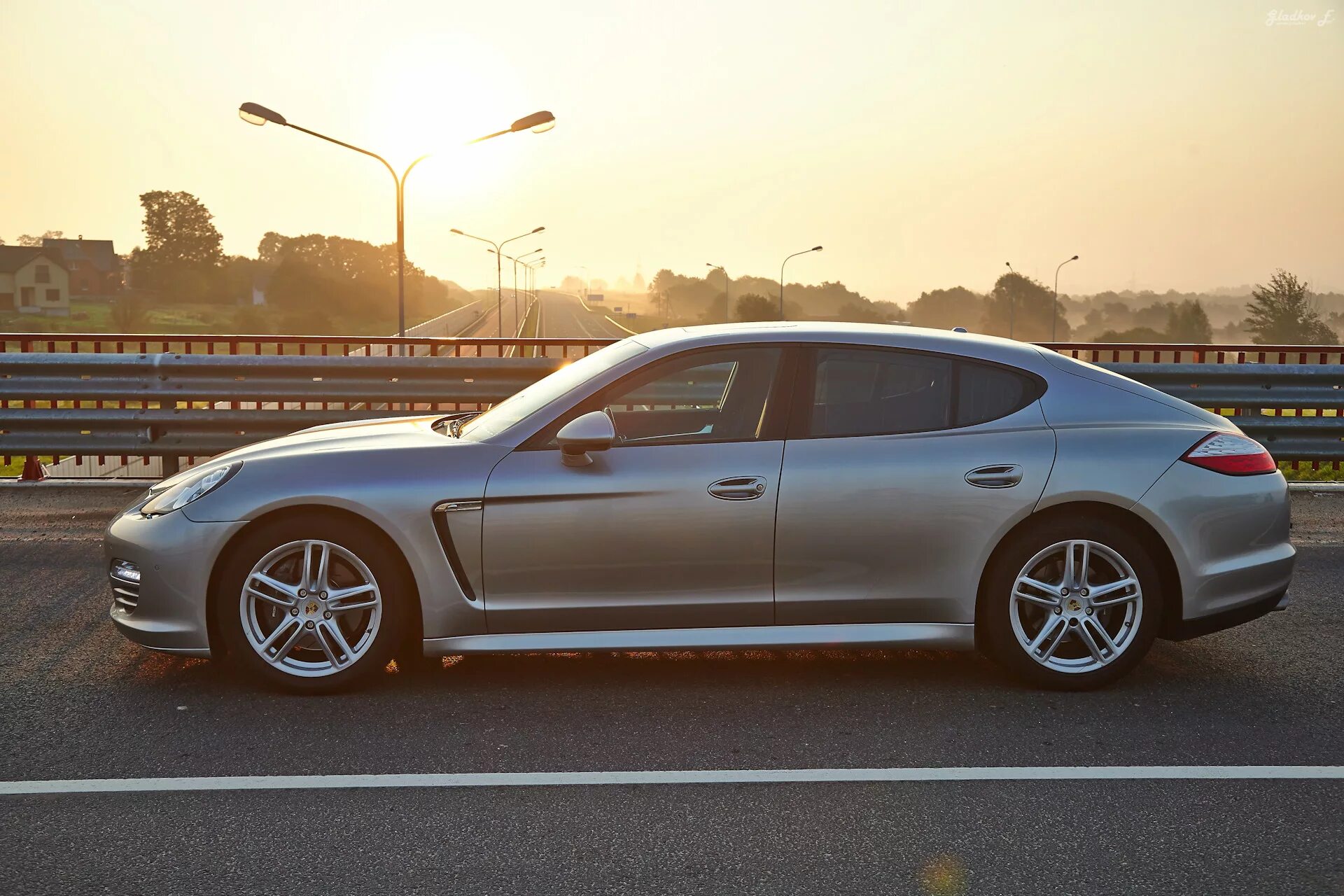 Порше панамера 3. Porsche panamera 3. Порше хэтчбек фото. Porsche panamera 4s. Порше панамера 3.